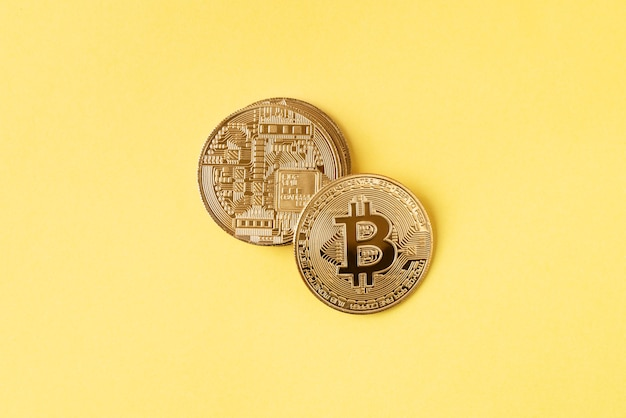 Gold or Bitcoin Investment in 2025?