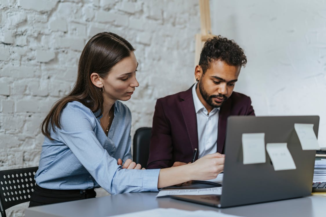 kenson Investments | Whale Retreat Reshapes Bitcoin Futures: Cooling Momentum and Rising Retail Activity Digital asset management consultants studying Bitcoin futures market
