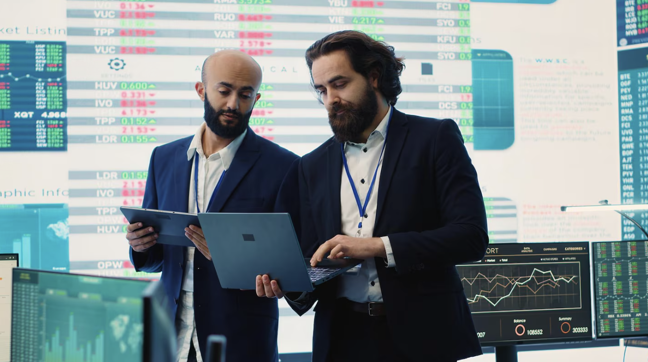 An investor speaking with a digital asset consulting specialist.