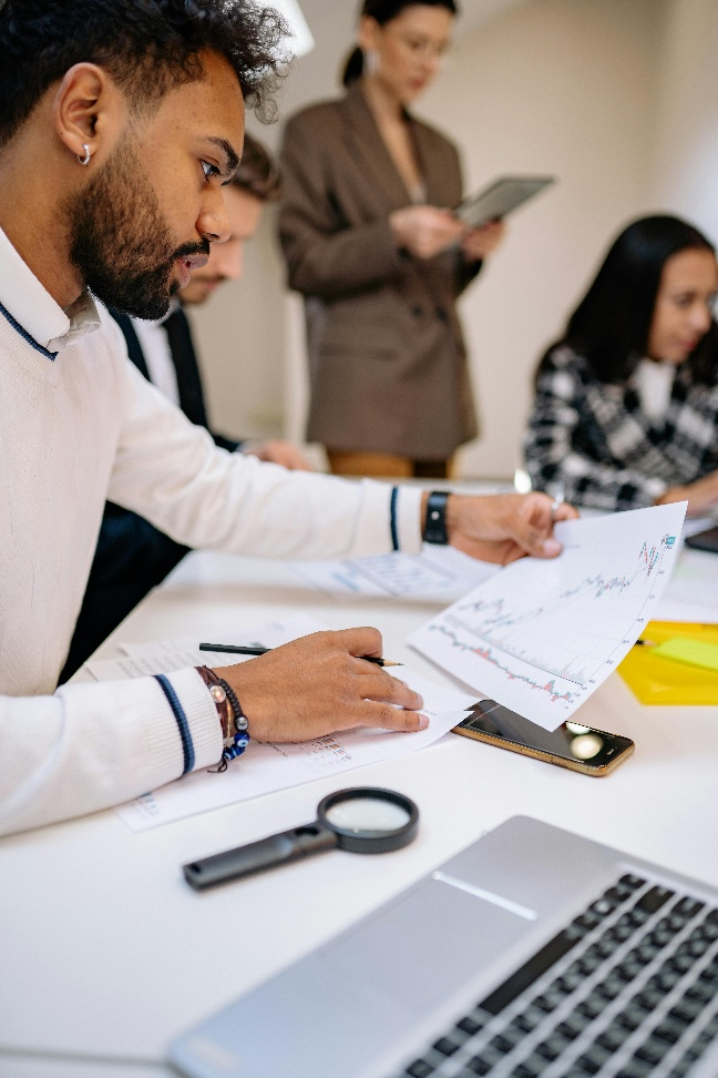 kenson Investments | Transparency and Its Impact on Collateral Confidence distorted image of financial charts and data reflecting fragmented visibility in digital systems