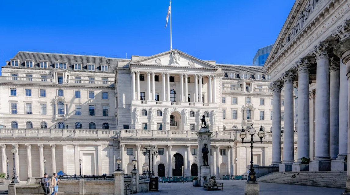 Bank of England building in London representing oversight of stablecoin settlement for tokenized securities